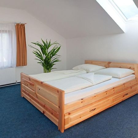 Gasthaus Pension Goldeck Шпітталь-ан-дер-Драу Екстер'єр фото
